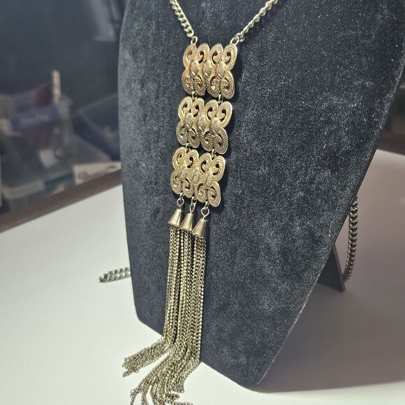 Large Gold Tone Tassel Articulated Statement Necklace 36" - Picture 5 of 15
